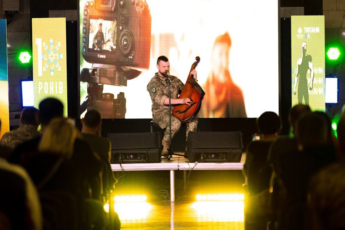У їхньому виконанні були історії з передової та пісні, сповнені віри в Перемогу У їхньому виконанні були історії з передової та пісні, сповнені віри в Перемогу