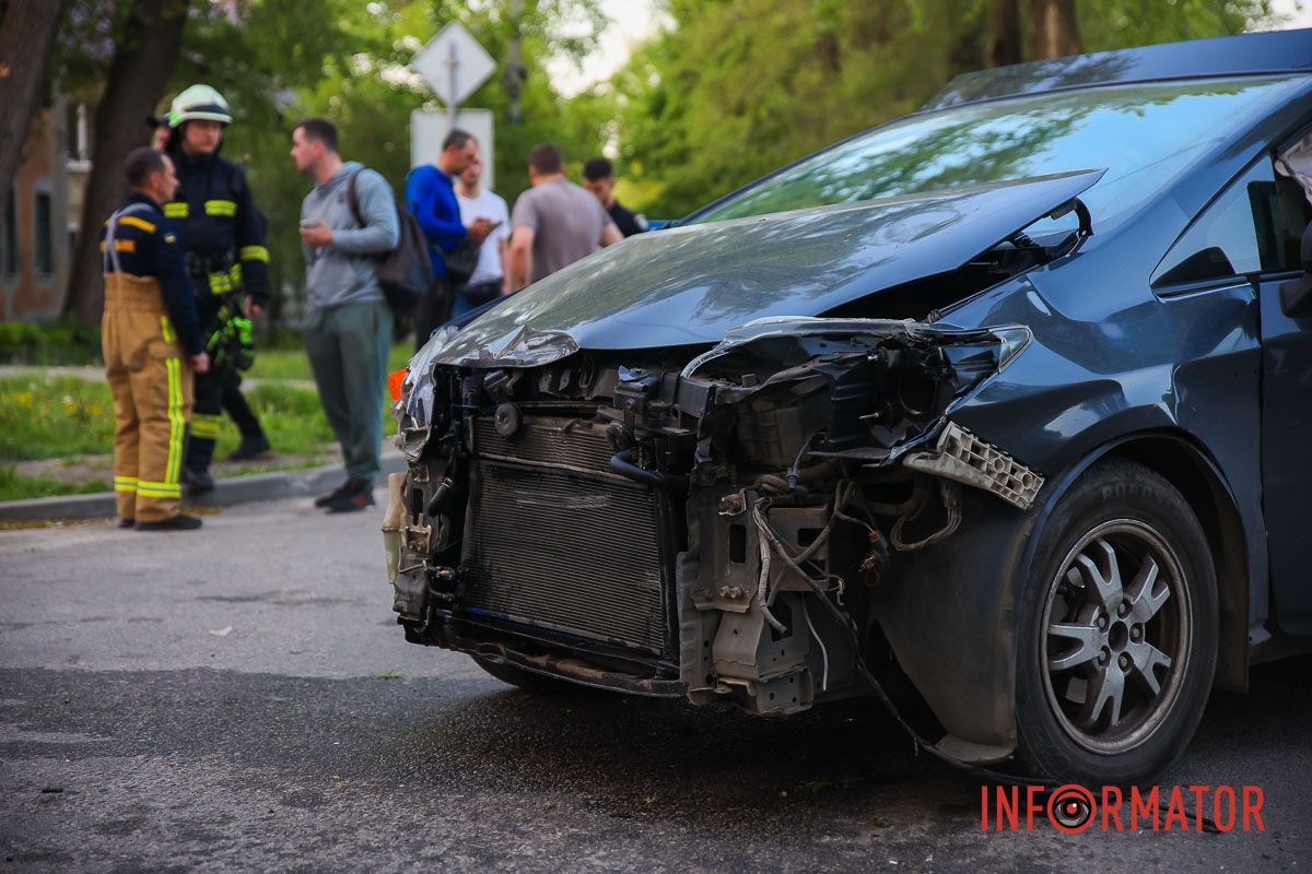 На місці працює поліція та рятувальники