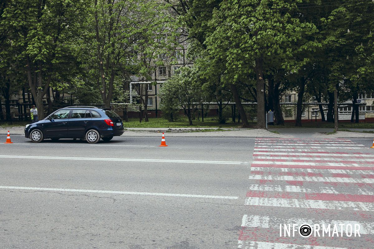 Skoda ехала в сторону бывшего кинотеатра "Сич"