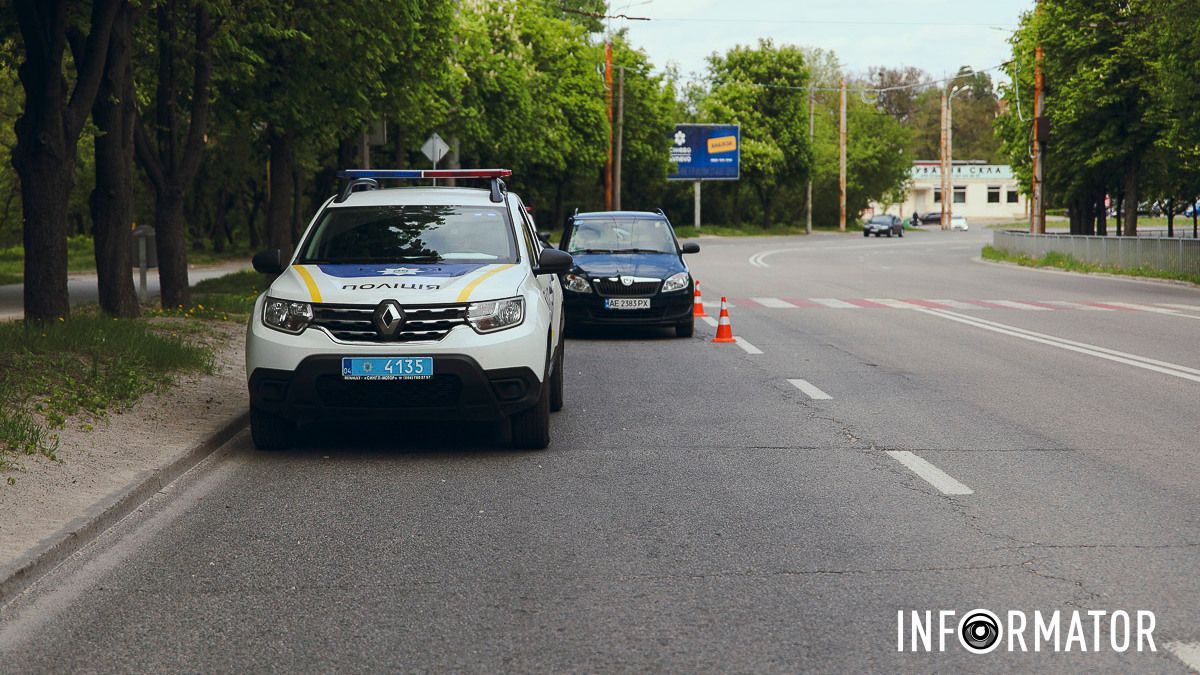 В Днепре на Паникахи Skoda сбила 11-летнего ребенка на велосипеде: парня госпитализировали