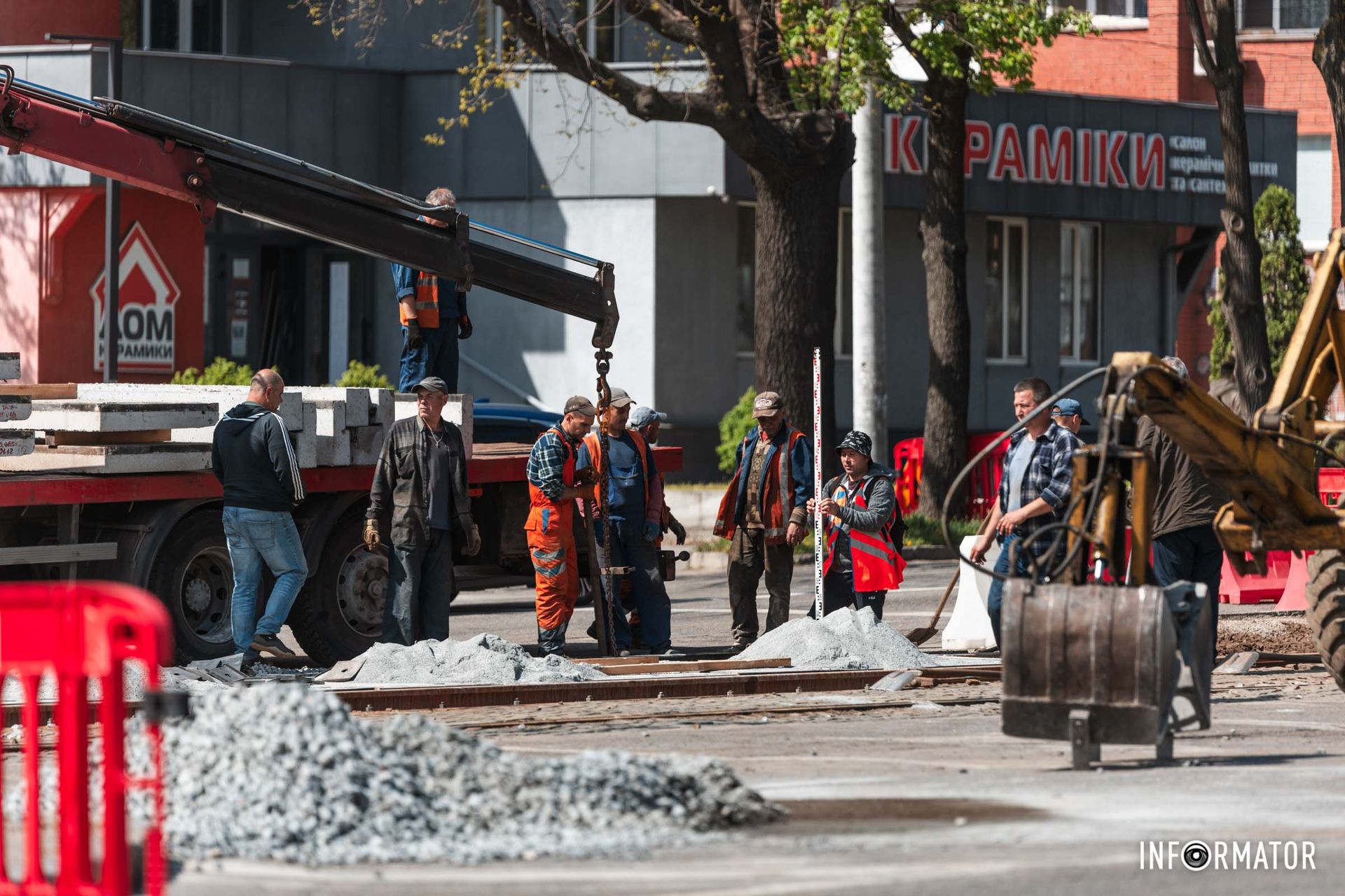 Переезд перекрыли
