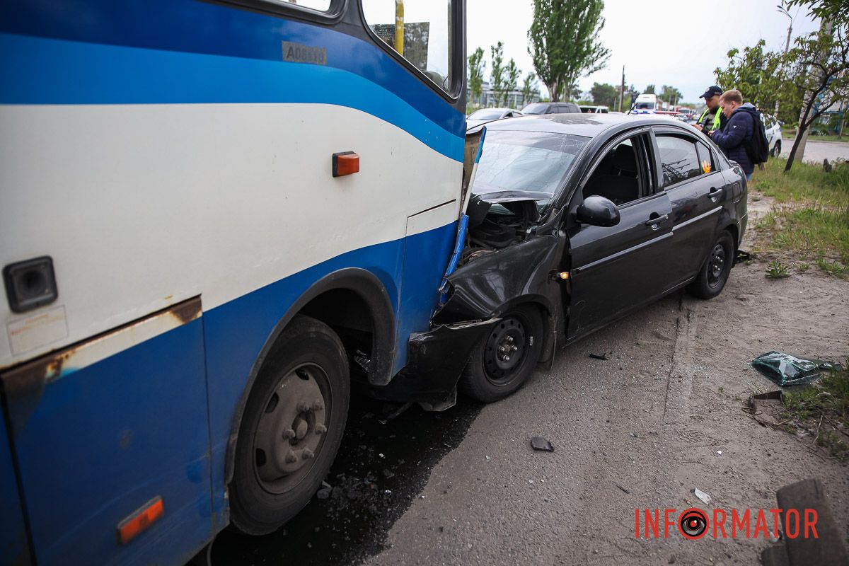 Зіштовхнулись Hyundai, Daewoo та автобус №37