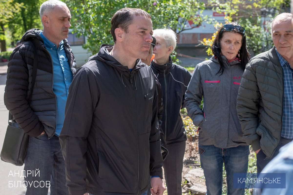 Городской голова Каменского проверил выполнение работ в доме №8 по улице Николенка Городской голова Каменского проверил выполнение работ в доме №8 по улице Николенка