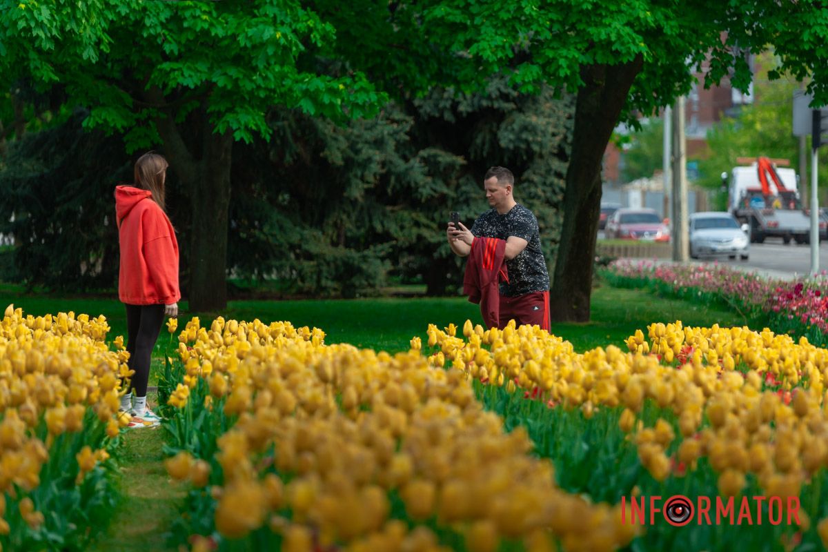 Мене забула радісна весна».