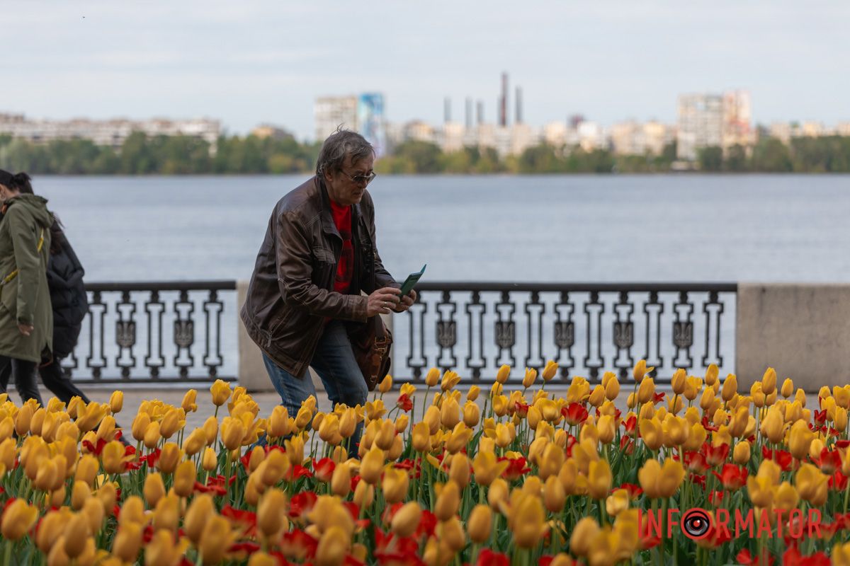 А я лежала хвора й самотна.