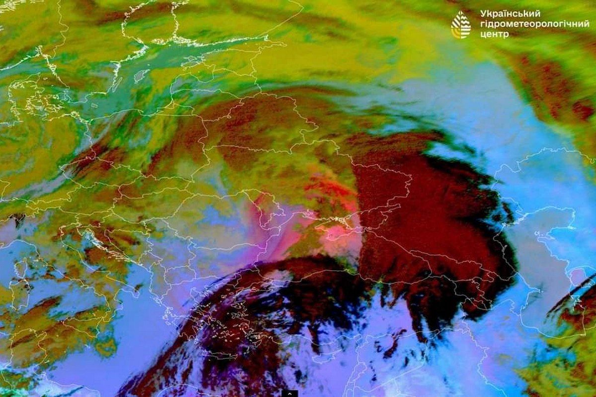Пил з Сахари - рожевий на мапі Пил з Сахари - рожевий на мапі