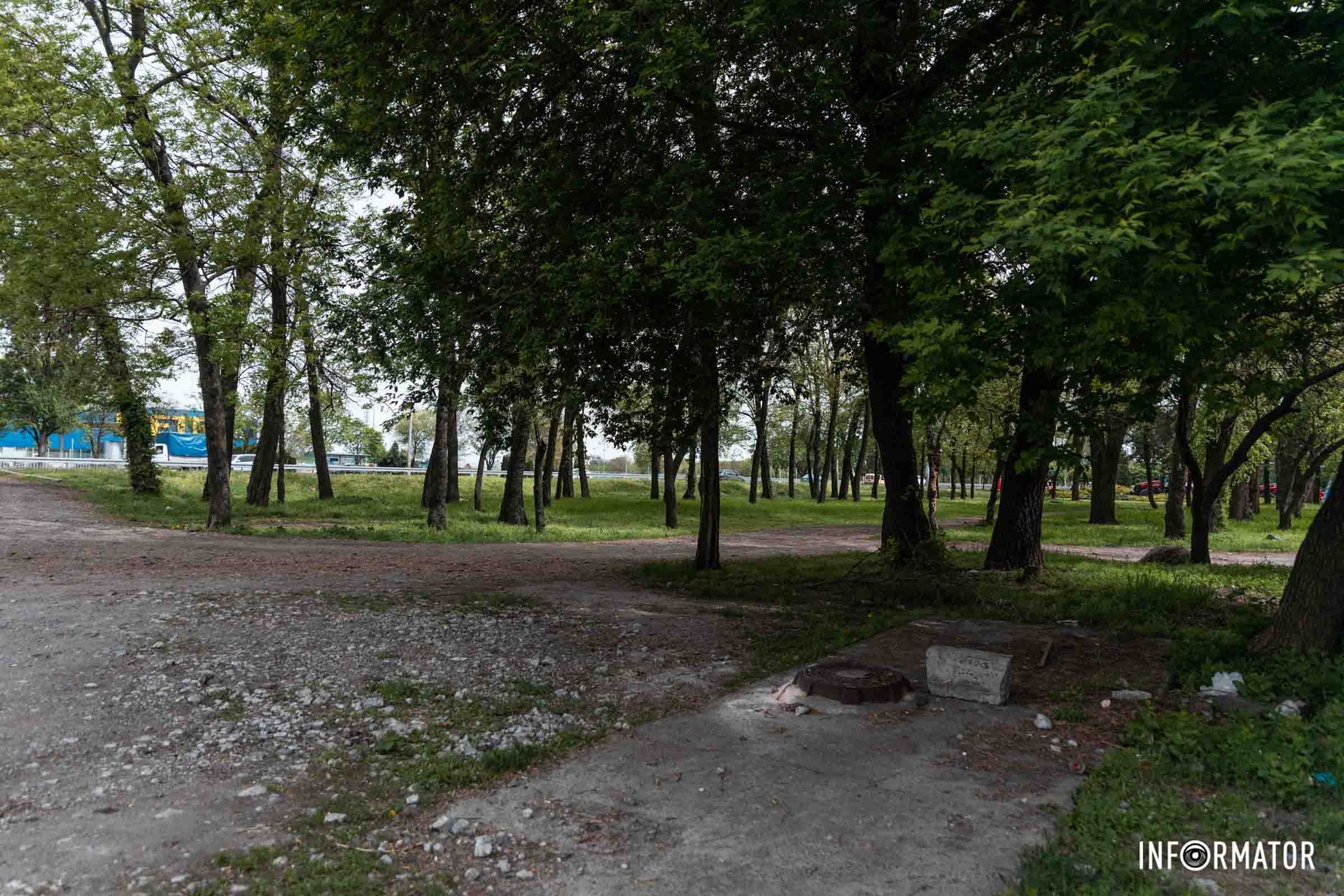 Неподалеку от "Метро" Неподалеку от "Метро"