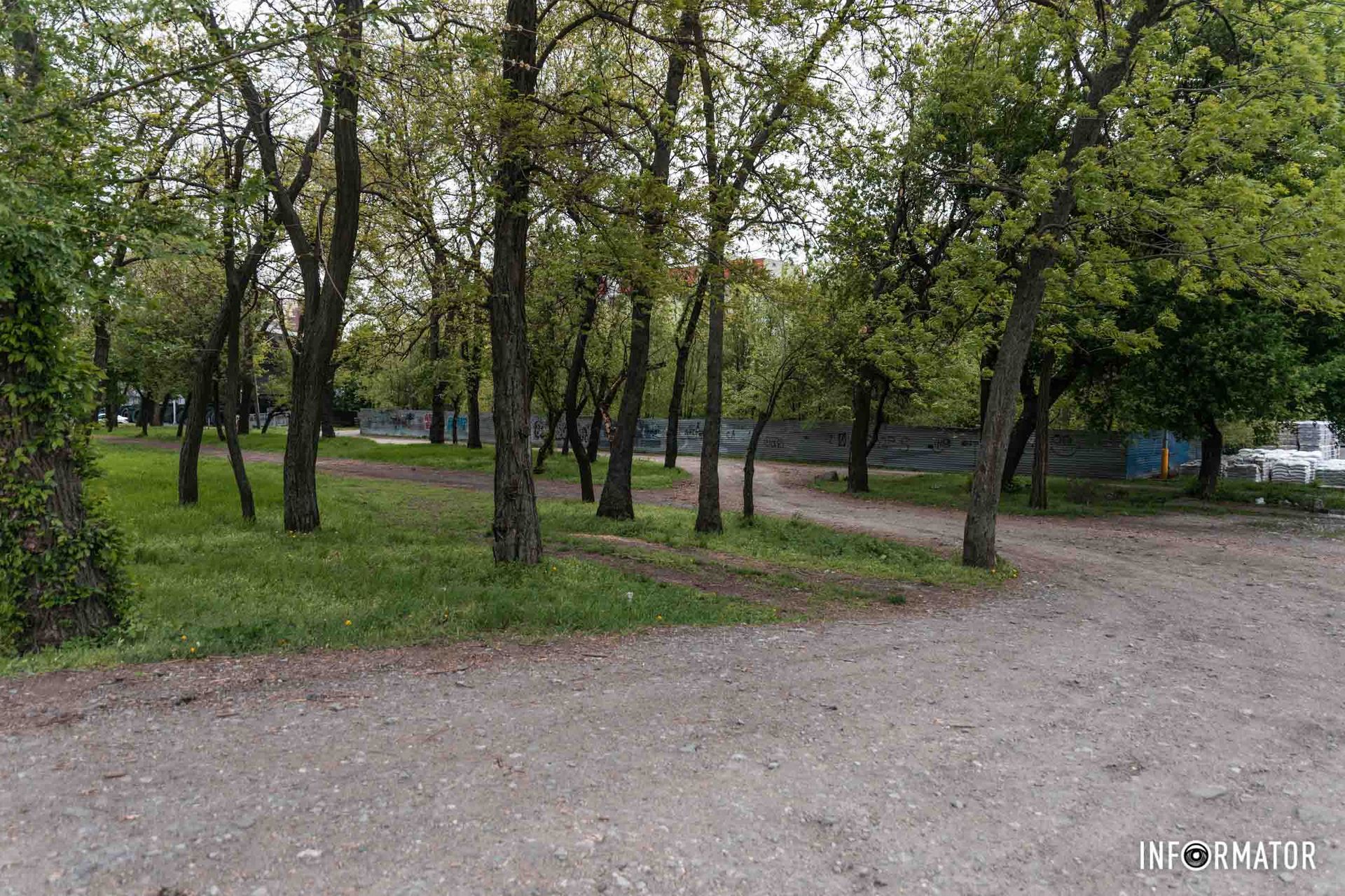 Наряду со спальным районом Наряду со спальным районом