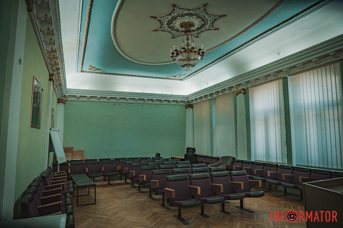 Тут проводив лекції Писаржевський