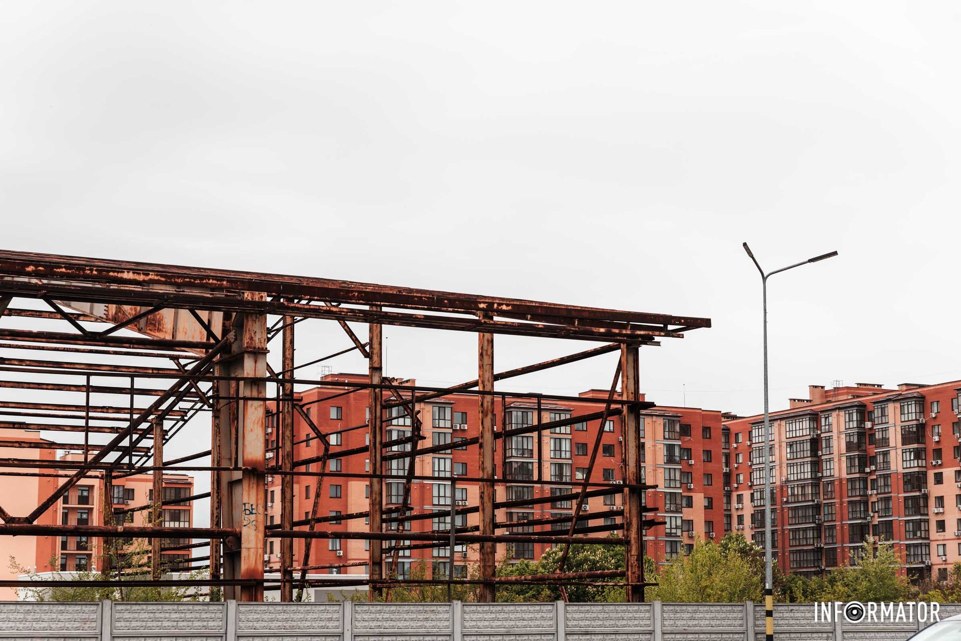 Територія огороджена парканом Територія огороджена парканом