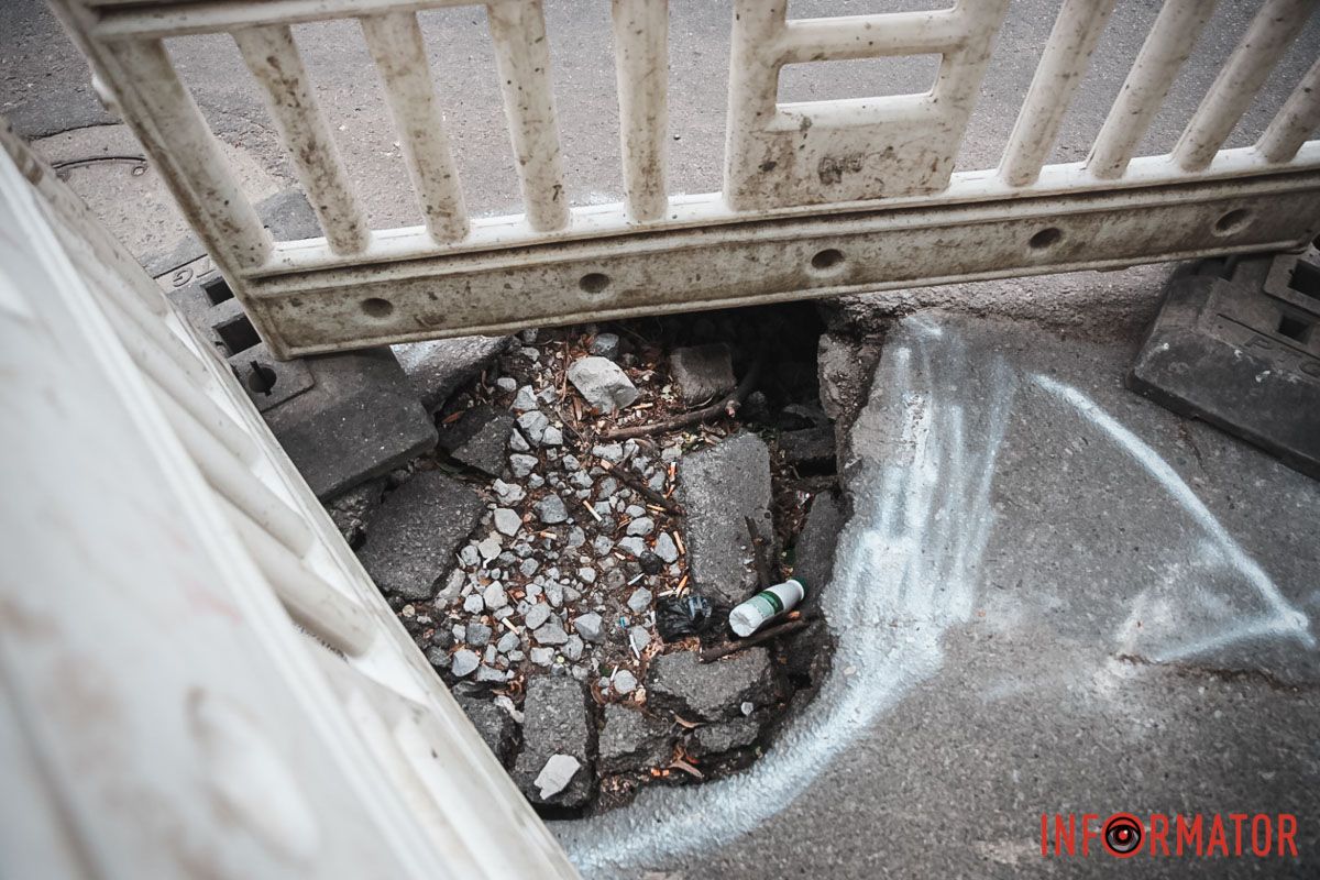 Станом на 13:20 провалля огороджено Станом на 13:20 провалля огороджено