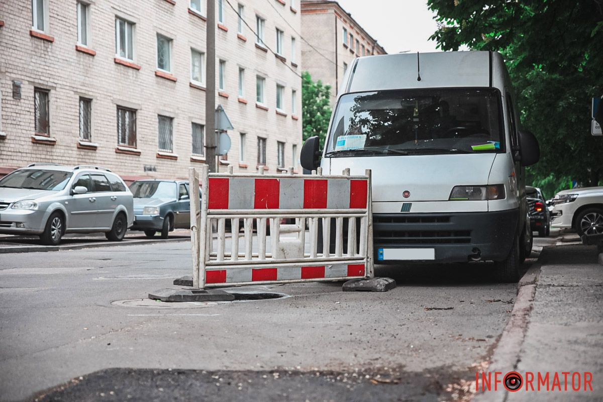 На ділянці біля перехрестя з вулицею Паторжинського ускладнений рух На ділянці біля перехрестя з вулицею Паторжинського ускладнений рух