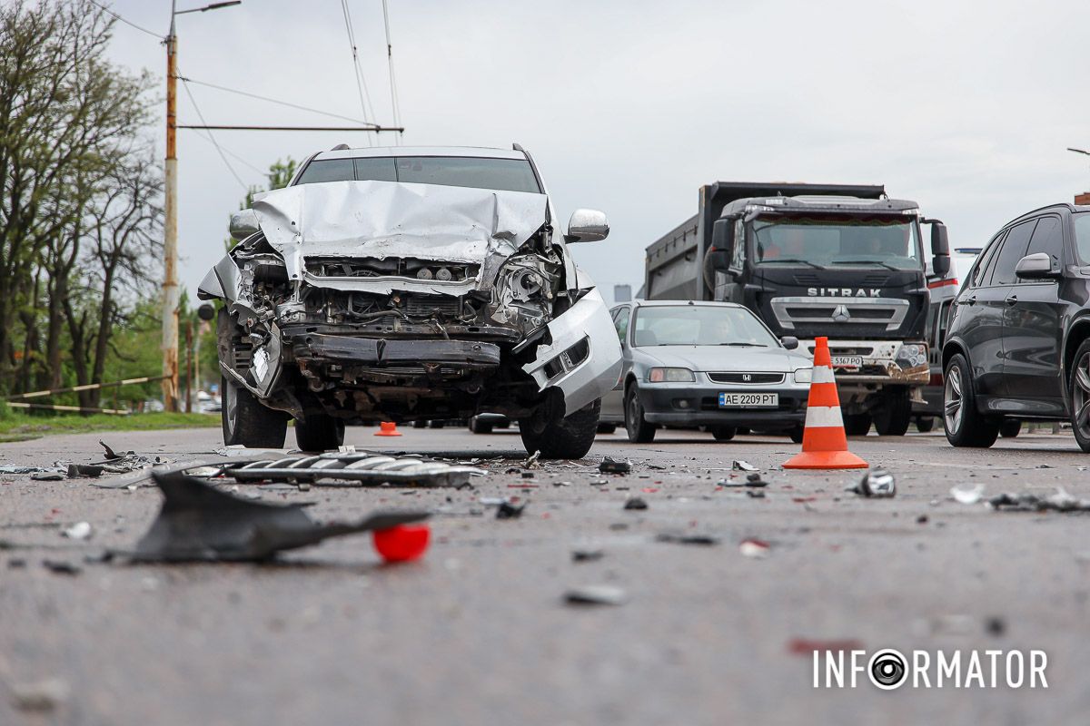На месте работают полицейские На месте работают полицейские