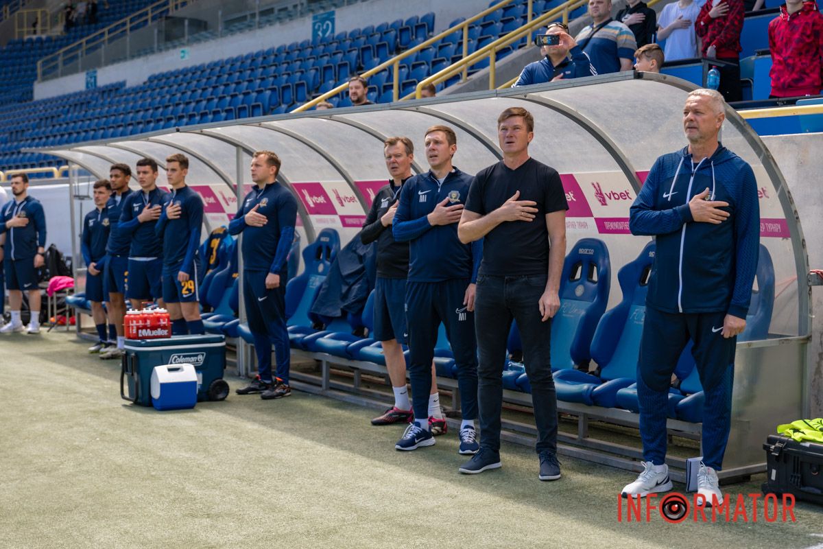 Брій Максимов і тренерський штаб СК “Дніпро-1”