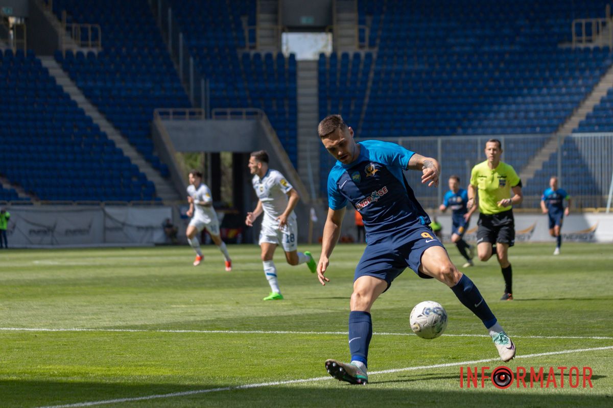 На 15-й хвилині гра зупинилася через повітряну тривогу