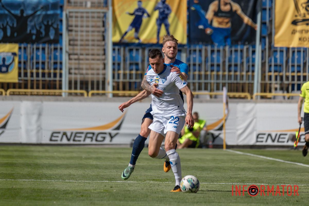 Лєднєв зупиняє Кабаєва. Тут також не було фолу