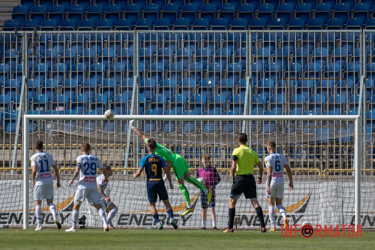 Футболісти “Дніпро-1” мали можливість відігратися - та Бущан врятував "Динамо"