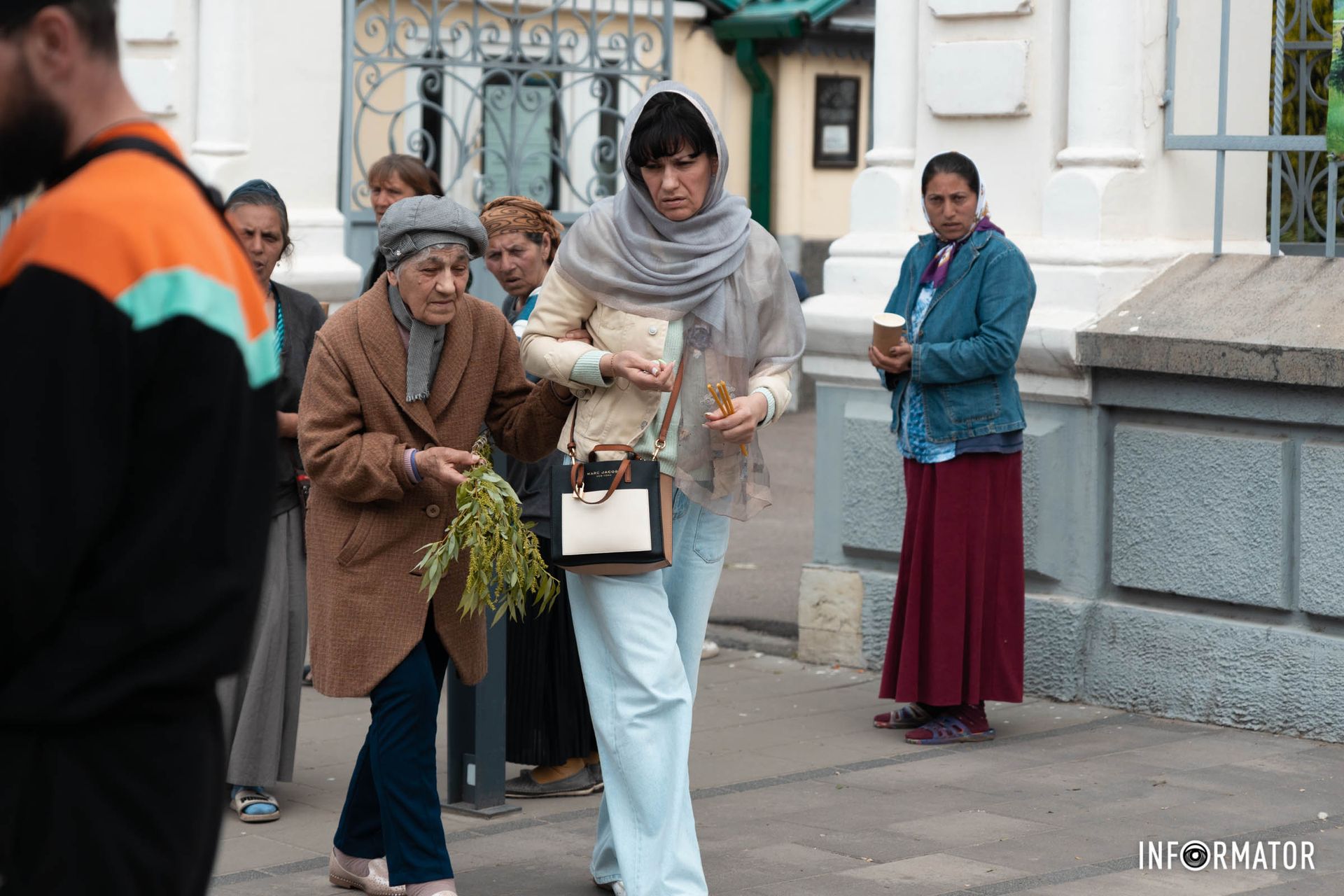 У храмах цього дня проходять служби, на яких освячують вербові гілочки У храмах цього дня проходять служби, на яких освячують вербові гілочки