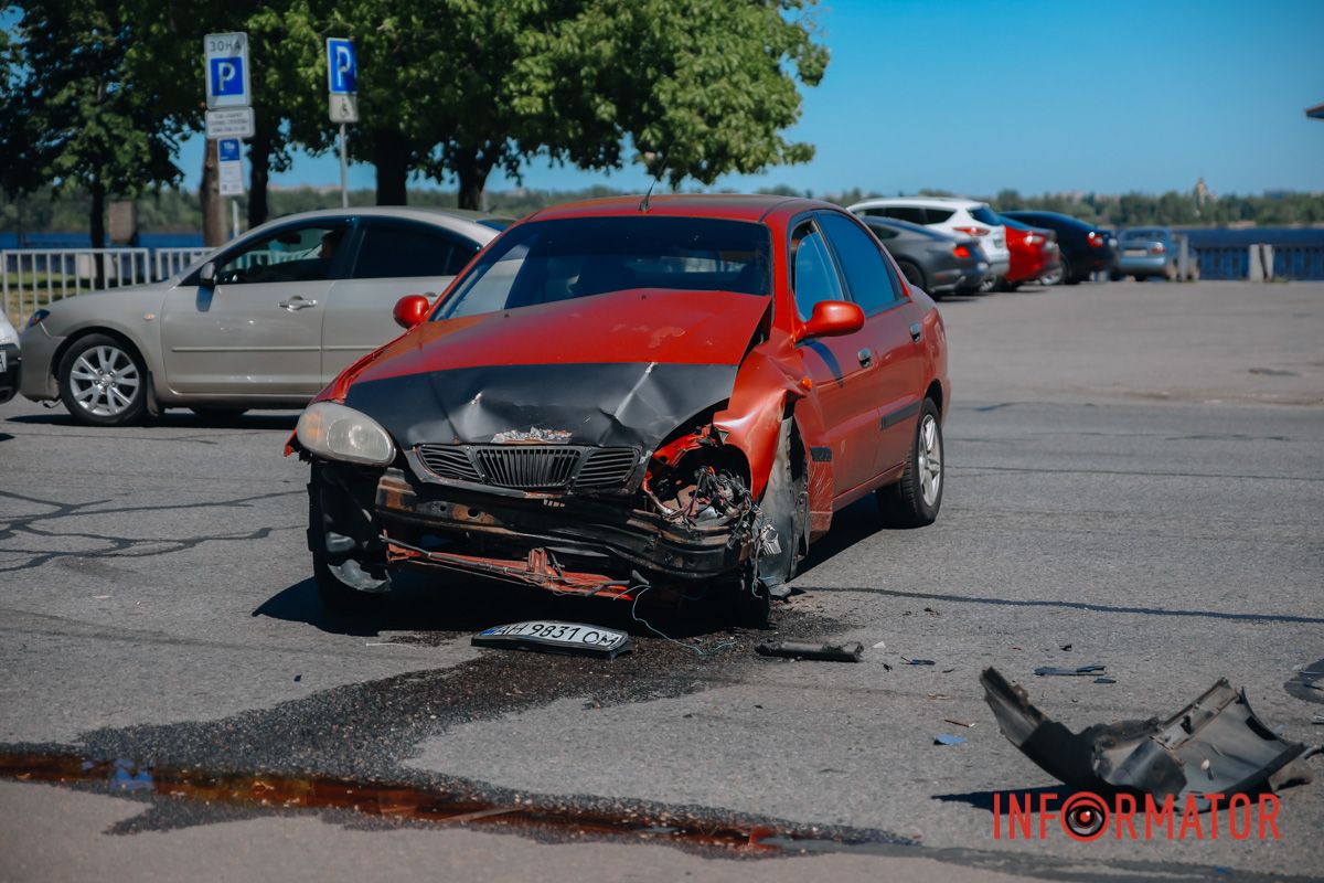 ДТП , на перехресті Січеславської Набережної та вулиці Половицької