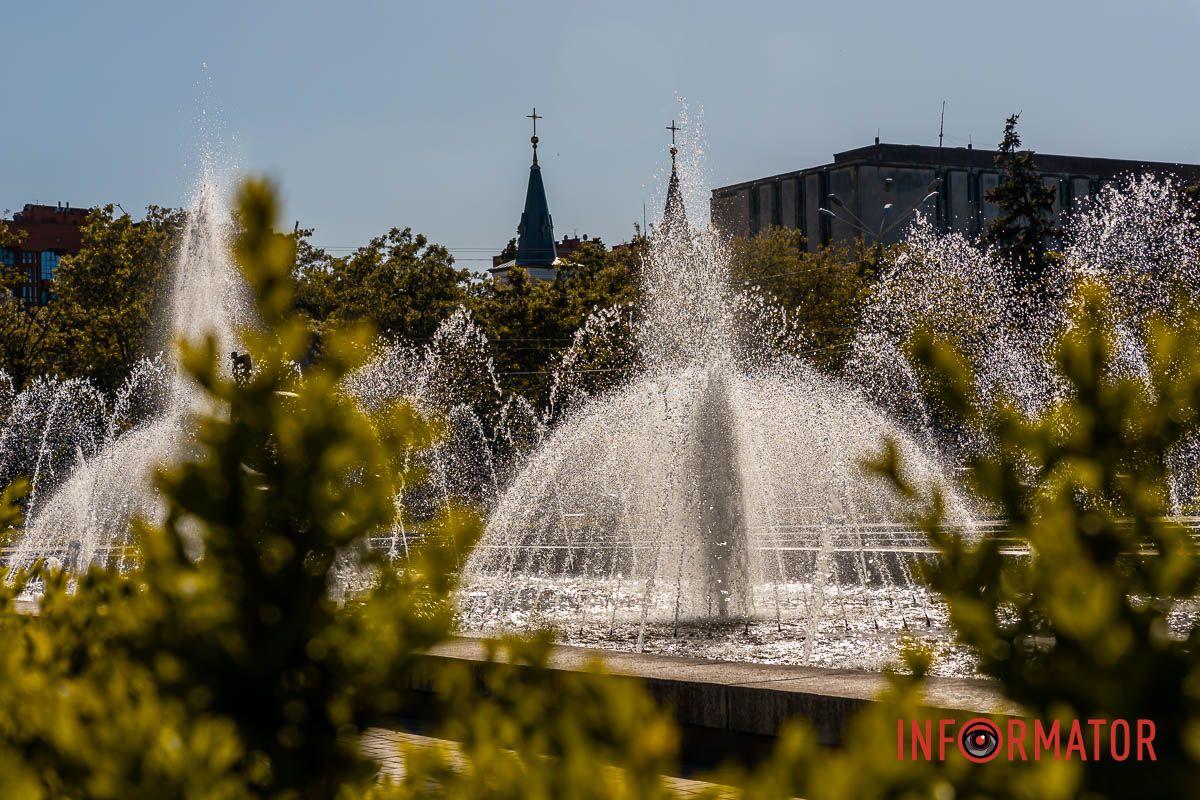 Фонтан маленький в парке,