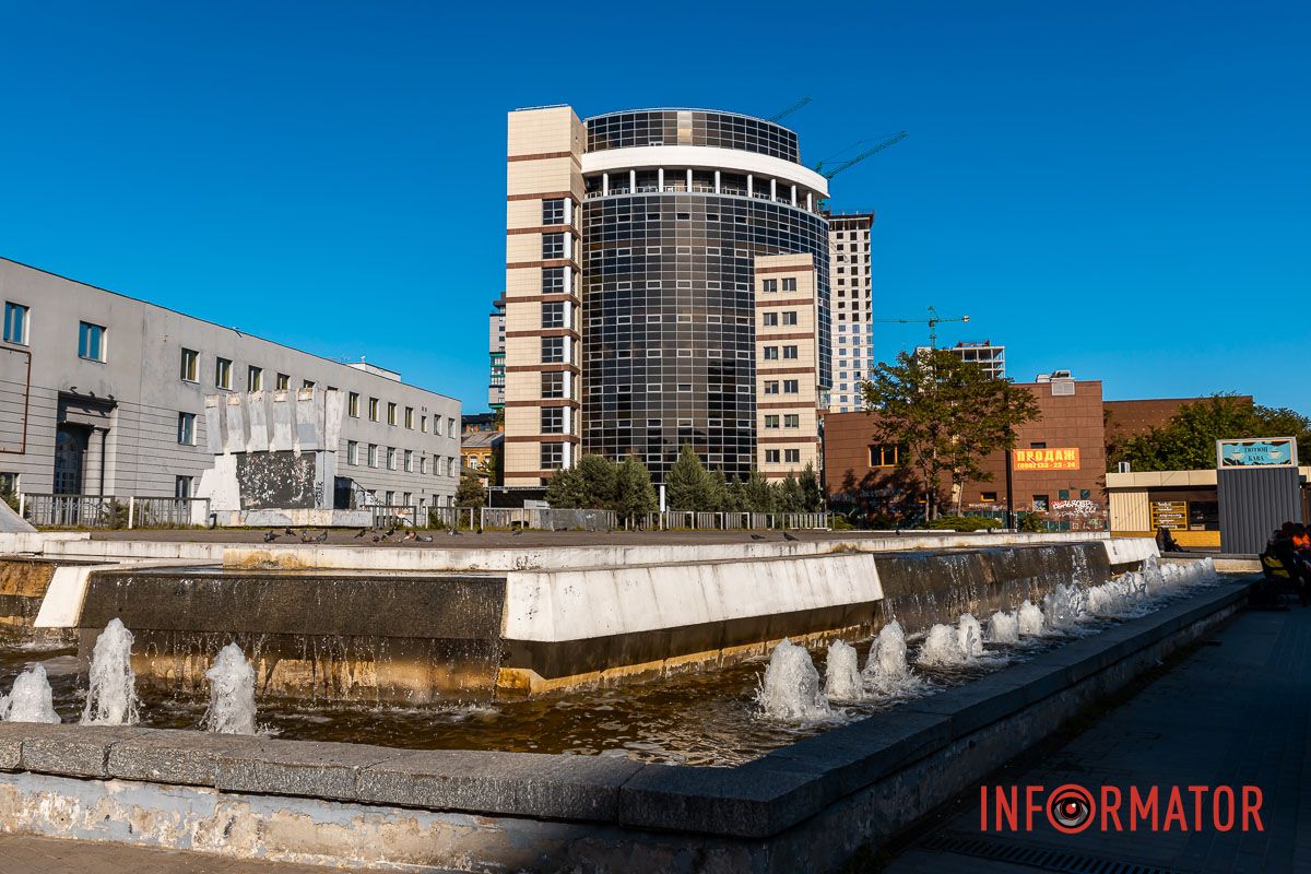 Ему радуются люди все,