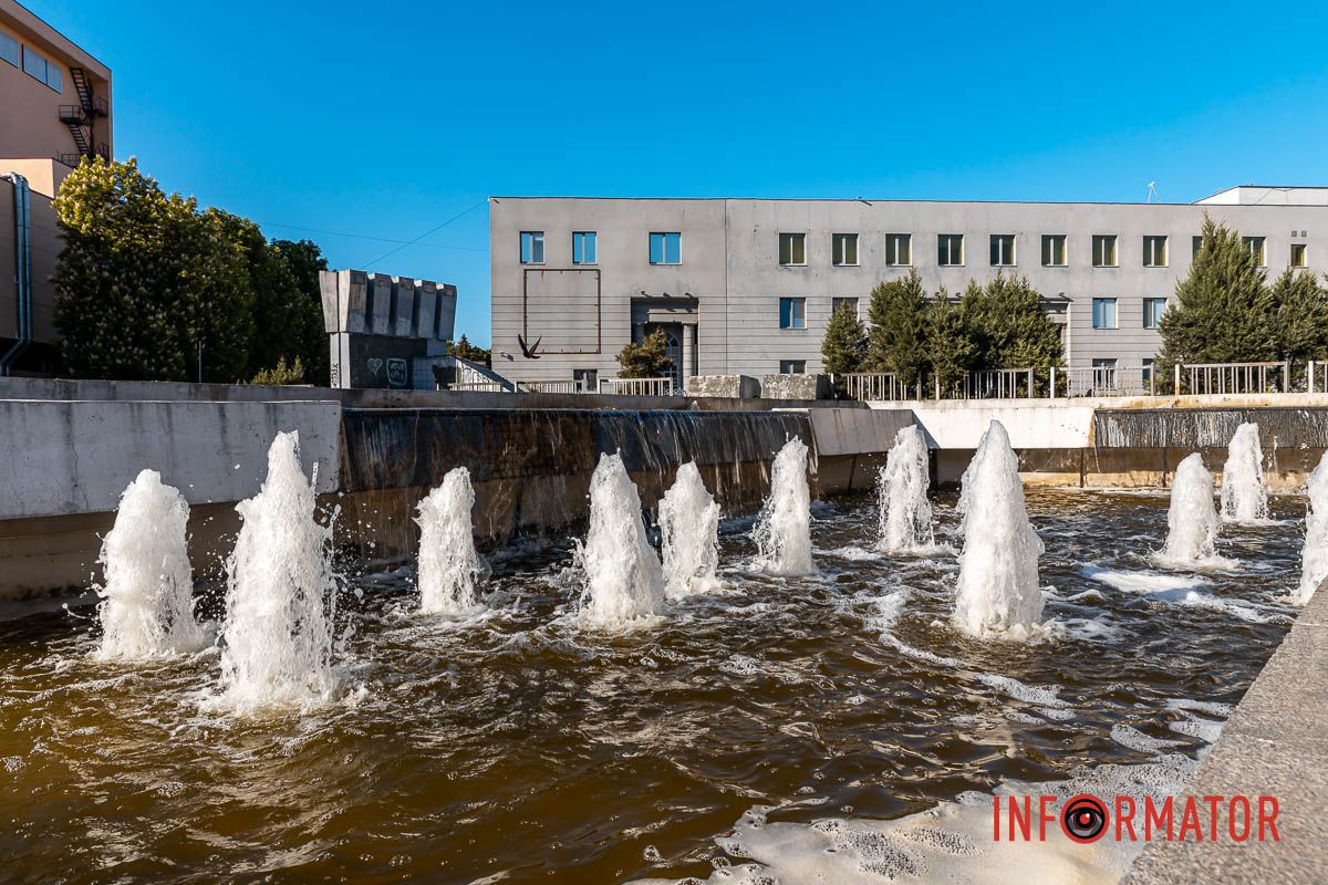 цветущий еще поблизости.