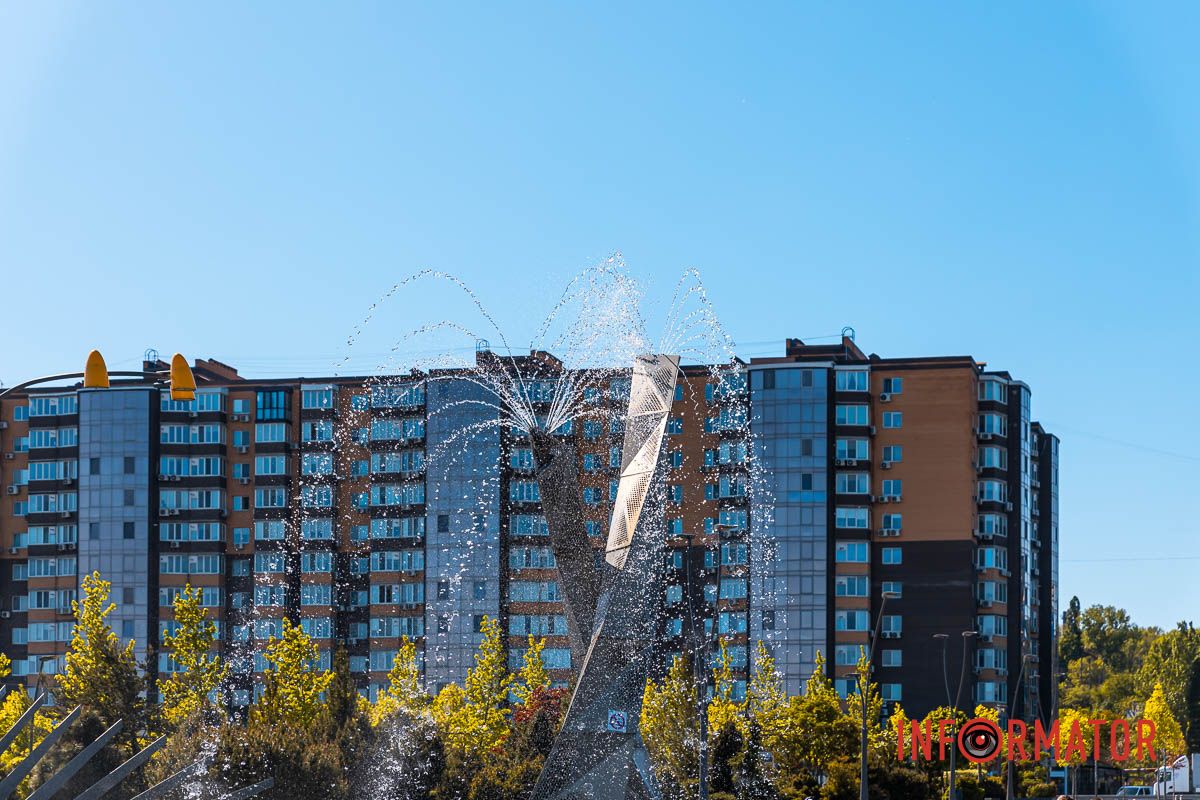 Да, как луч засиял,