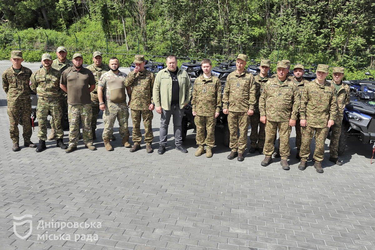 Днепр предоставил Силам обороны очередную партию FPV-дронов и квадроциклов