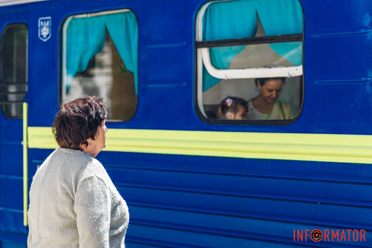 650 днепровских юных железнодорожников под наблюдением инструкторов будут управлять поездами 650 днепровских юных железнодорожников под наблюдением инструкторов будут управлять поездами