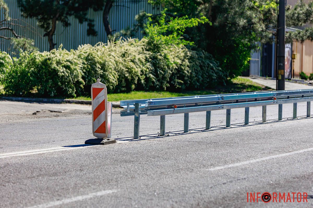 Комунальники закривають ділянку довжиною приблизно 600-650 метрів Комунальники закривають ділянку довжиною приблизно 600-650 метрів