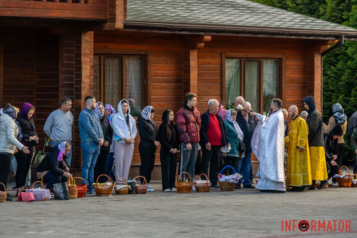 а за нею бурячки, 