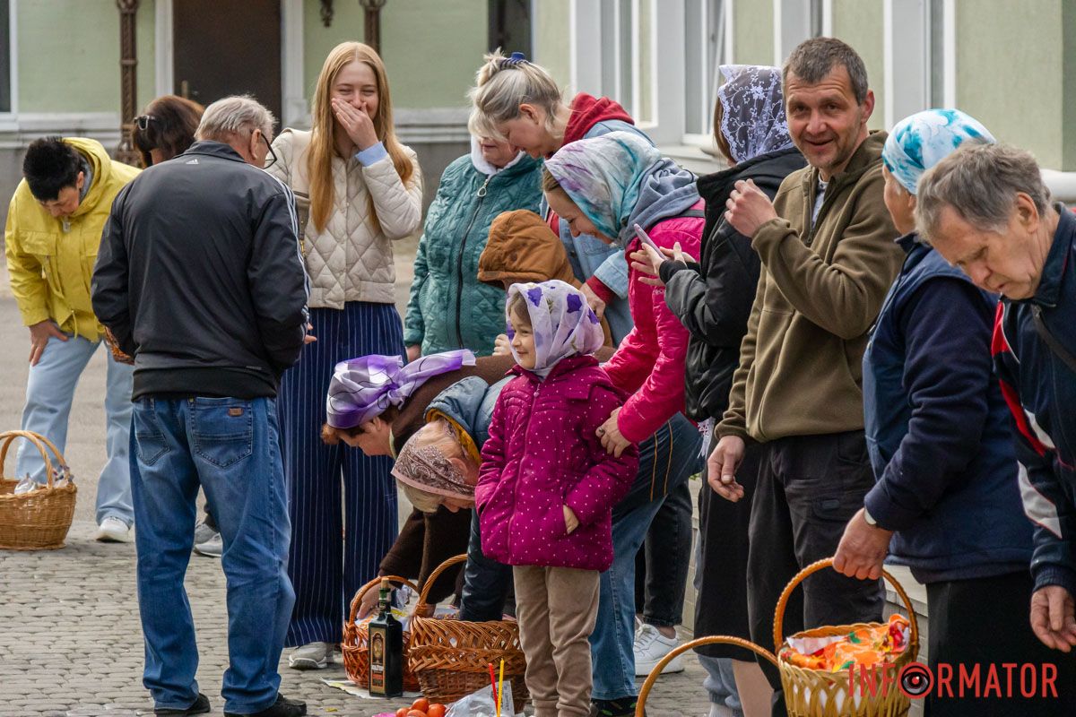 бо багачка, бач, вона.