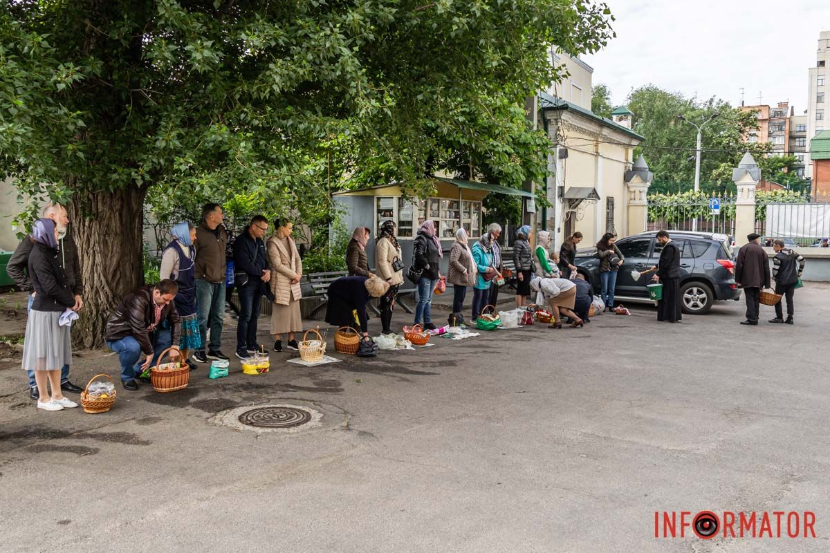 Каже – будить: "Уставай,