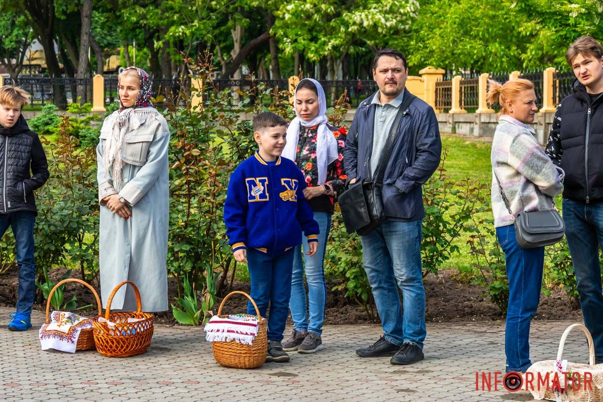 Зайчик соняшний ускочив, 