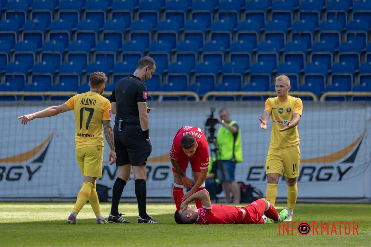 Багато зіткнень, та мало моментів