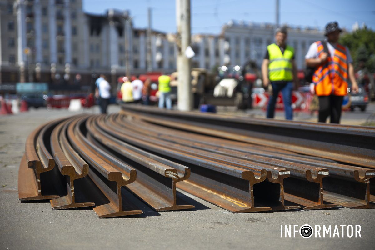 У понеділок, 6 травня, у Дніпрі біля Вокзальної площі стартували ремонтні роботи трамвайного переїзду