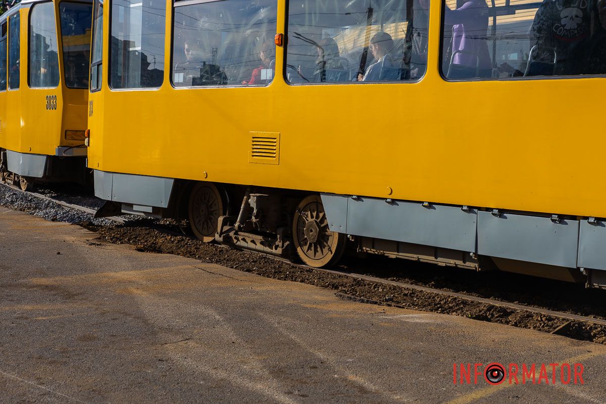 6 травня у Дніпрі, на Вокзальній площі, розпочався ремонт трамвайного переїзду. 6 травня у Дніпрі, на Вокзальній площі, розпочався ремонт трамвайного переїзду.