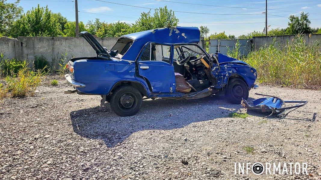 У Дніпрі на Незламній зіштовхнулись Mercedes та ВАЗ: є потерпілий