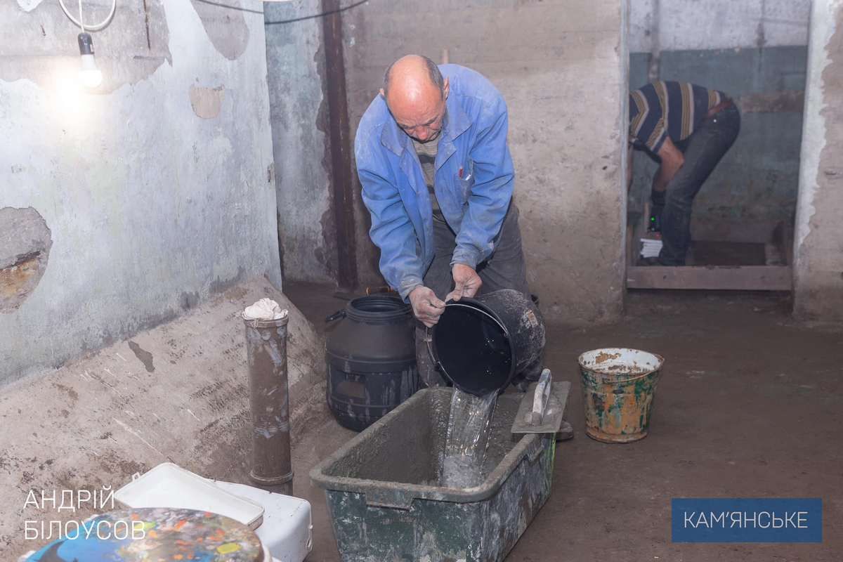 В Каменском обустраивают три заброшенных укрытия В Каменском обустраивают три заброшенных укрытия