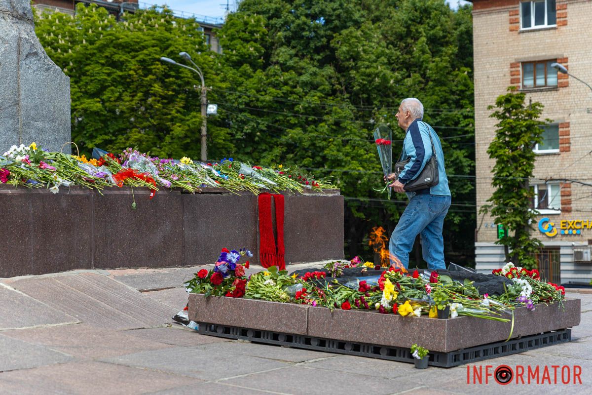 Что происходило в Днепре 9 мая в День Европы у памятника Славы 1
