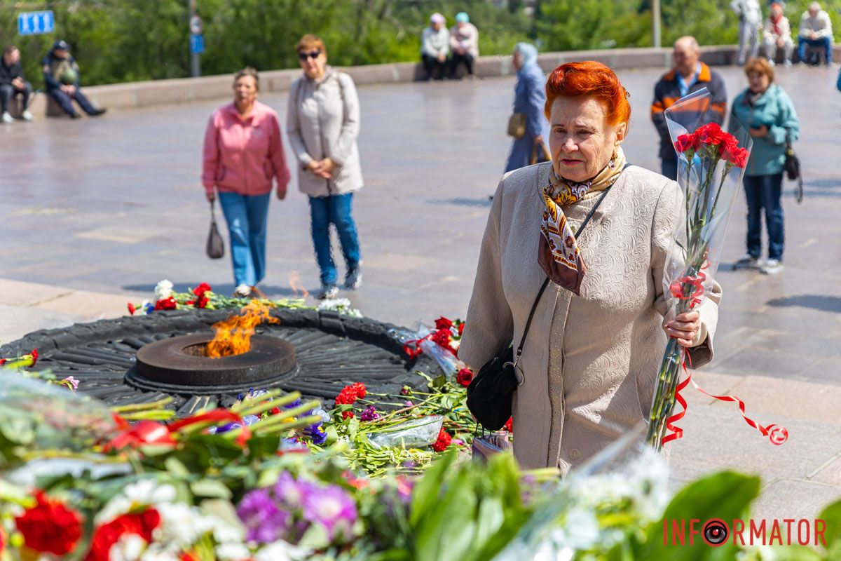 Что происходило в Днепре 9 мая в День Европы у памятника Славы 3