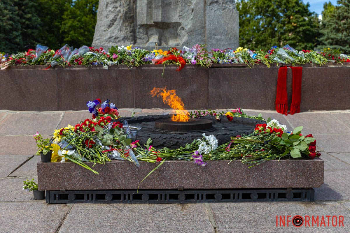 Что происходило в Днепре 9 мая в День Европы у памятника Славы 4