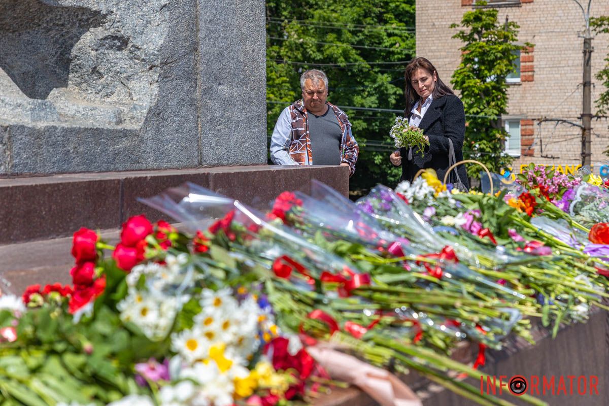 Что происходило в Днепре 9 мая в День Европы у памятника Славы 6