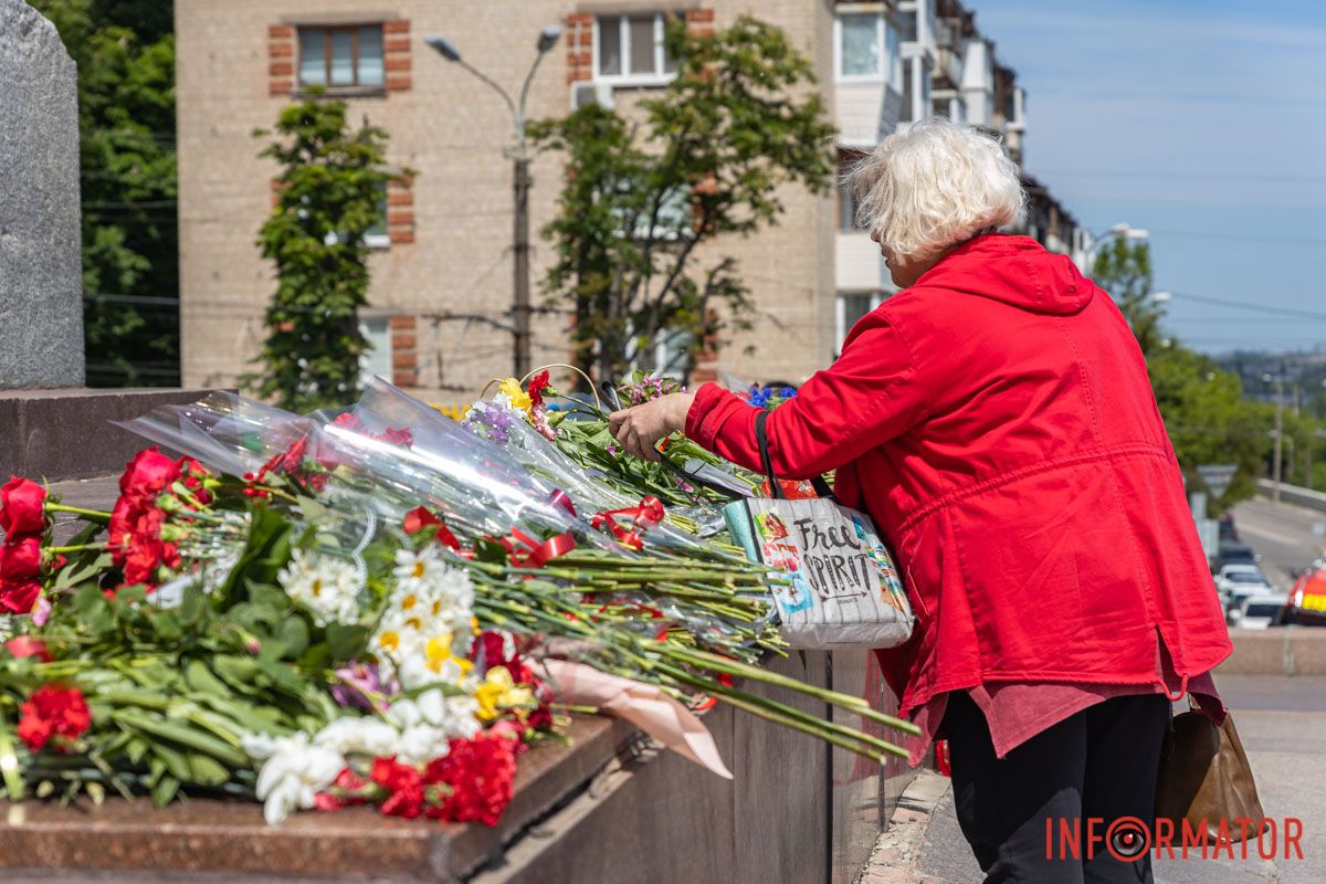 Что происходило в Днепре 9 мая в День Европы у памятника Славы 9
