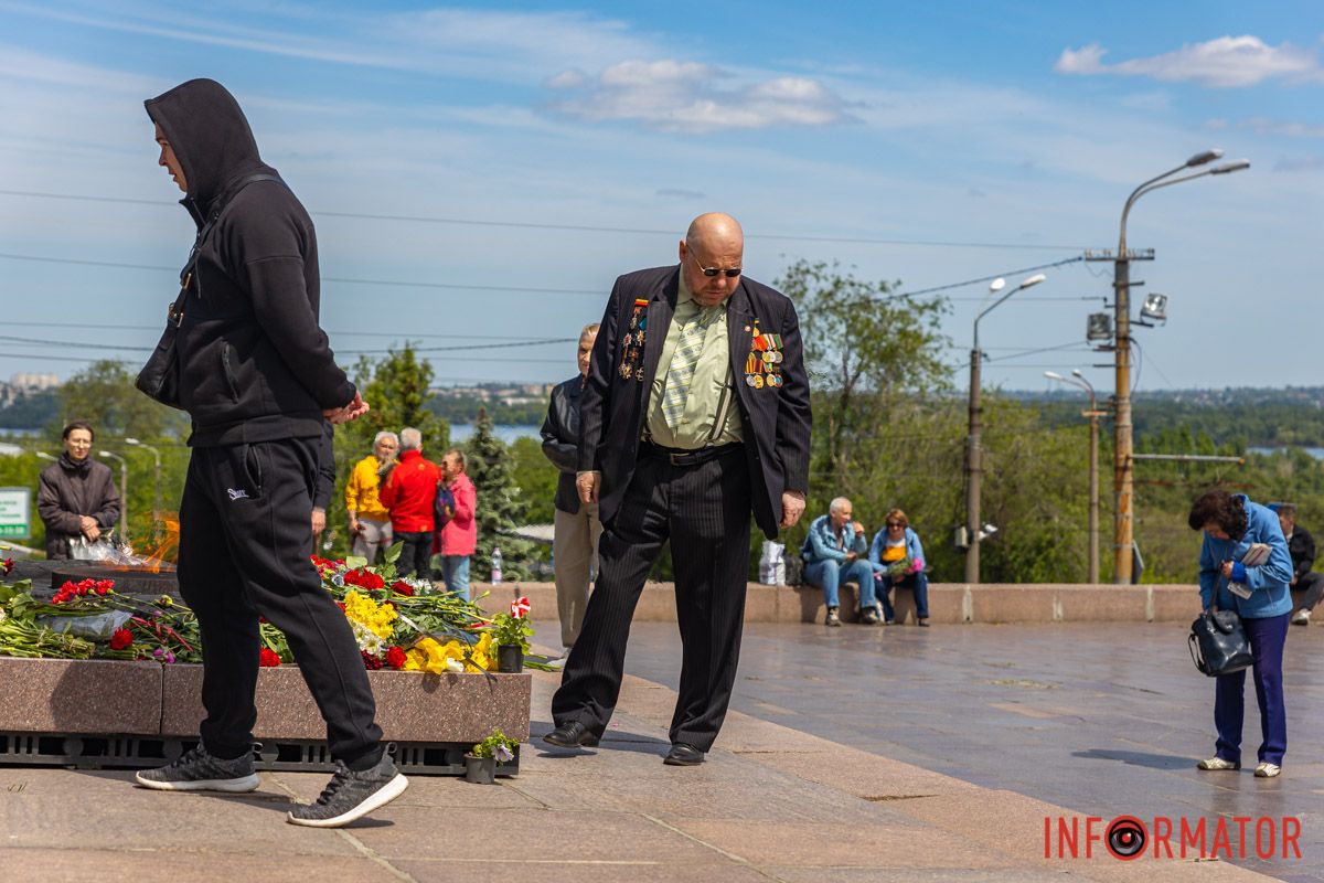 Что происходило в Днепре 9 мая в День Европы у памятника Славы 10