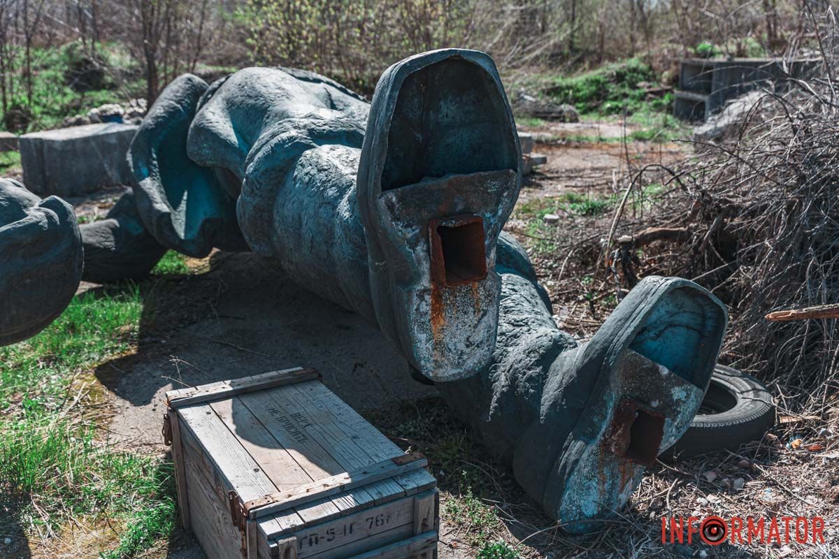 Убранный с улиц памятник-танк находится в другом месте Убранный с улиц памятник-танк находится в другом месте