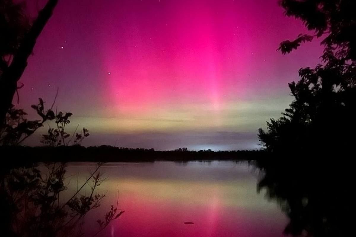 Північне сяйво в небі над Дніпропетровською областю