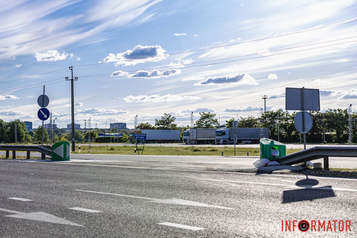 Грузовкам будет удобнее разворачиваться Грузовкам будет удобнее разворачиваться