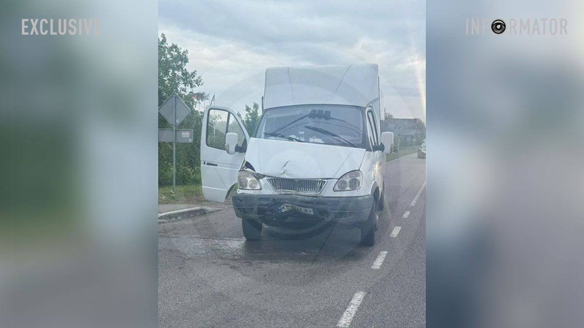 В Слобожанском столкнулись микроавтобус "Рута" и Peugeot: есть пострадавшие