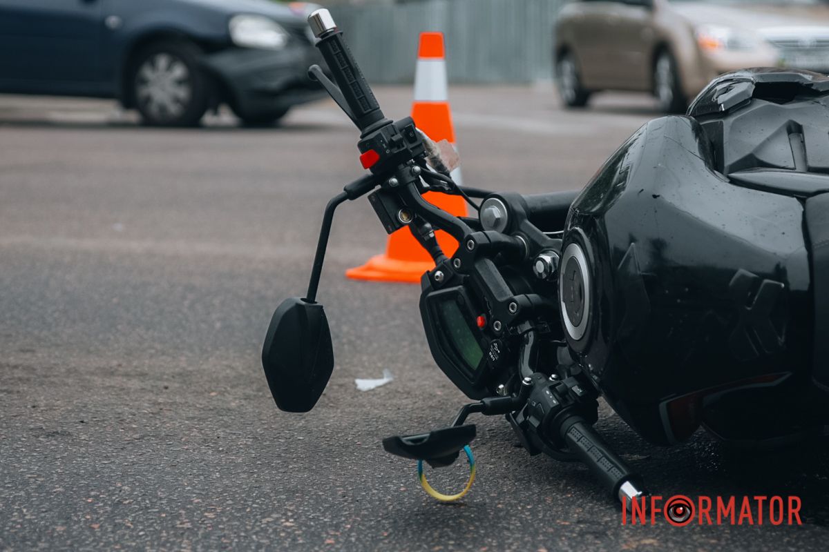 Внаслідок аварії хлопець отримав ушкодження плеча та коліна